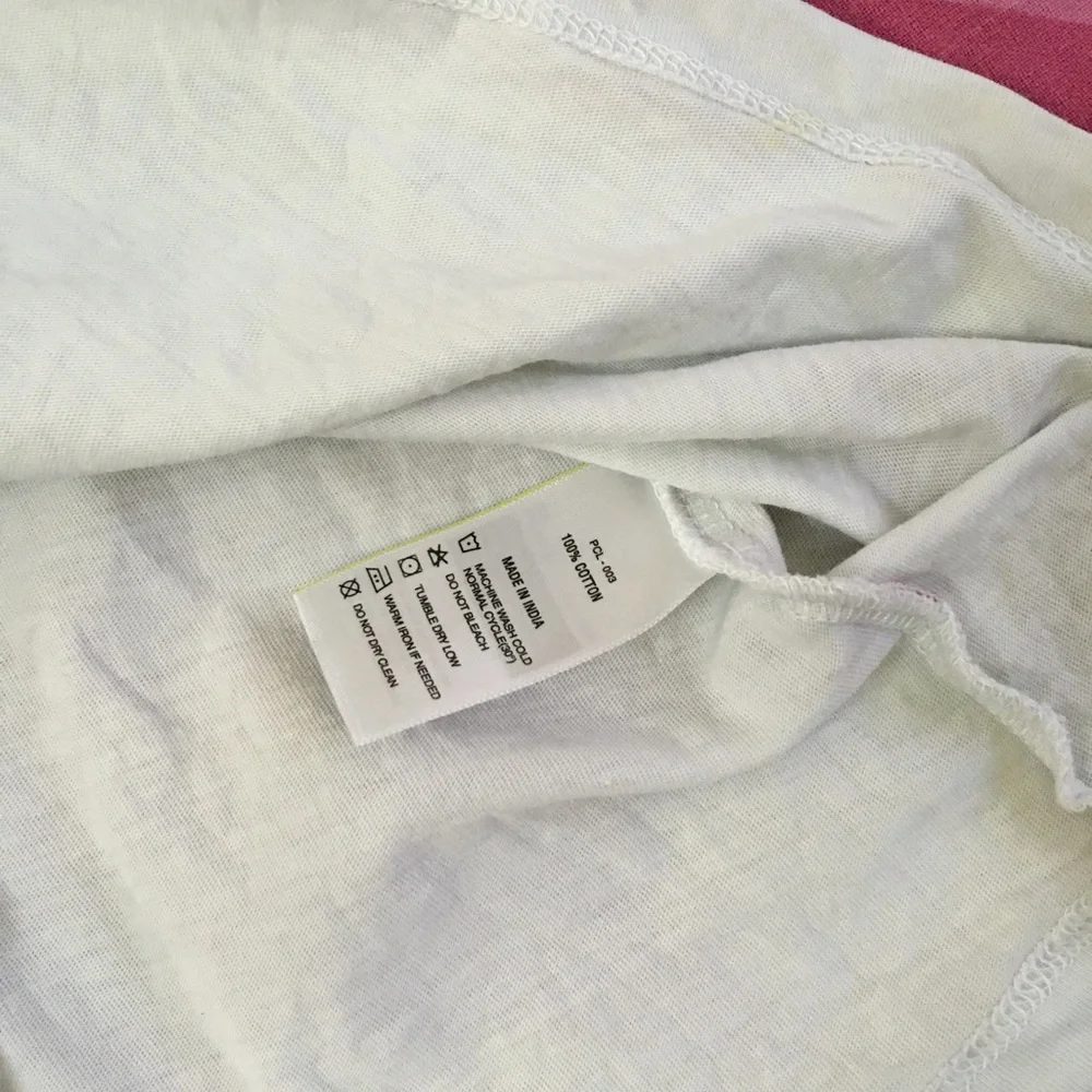 Levis White Tshirt - Picture 4 of 5